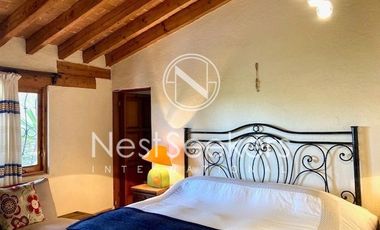 Preciosa casa, con super vista al lago, tu hogar ideal.