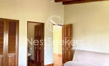 Preciosa casa, con super vista al lago, tu hogar ideal.