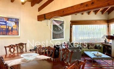 Preciosa casa, con super vista al lago, tu hogar ideal.