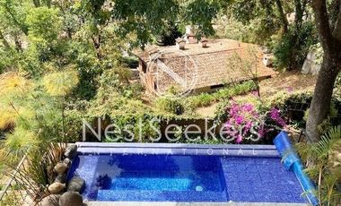 Preciosa casa, con super vista al lago, tu hogar ideal.
