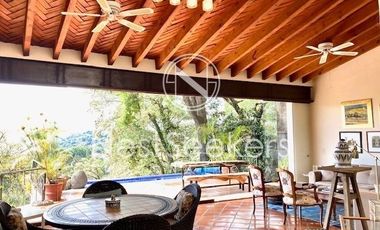 Preciosa casa, con super vista al lago, tu hogar ideal.