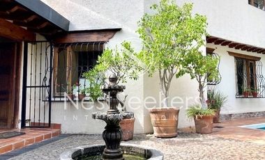 Preciosa casa, con super vista al lago, tu hogar ideal.