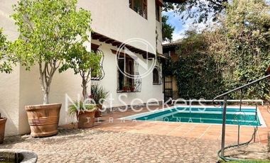 Preciosa casa, con super vista al lago, tu hogar ideal.