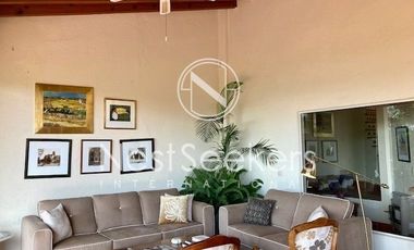 Preciosa casa, con super vista al lago, tu hogar ideal.