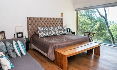 Preciosa casa moderna,  con vista al lago en la entrada del pueblo