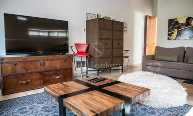 Preciosa casa moderna,  con vista al lago en la entrada del pueblo