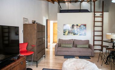 Preciosa casa moderna,  con vista al lago en la entrada del pueblo