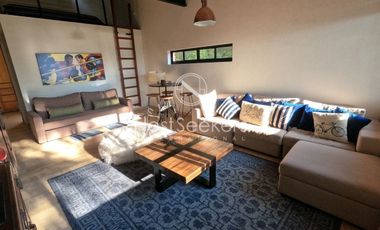 Preciosa casa moderna,  con vista al lago en la entrada del pueblo