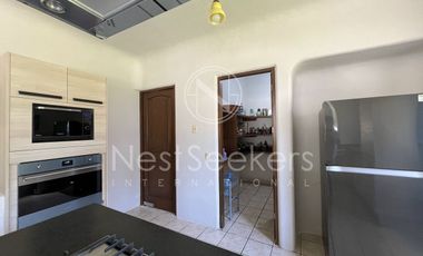 CASA EN RENTA, CERCA DEL CENTRO DE AVÁNDARO.