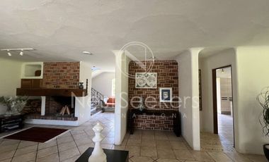CASA EN RENTA, CERCA DEL CENTRO DE AVÁNDARO.