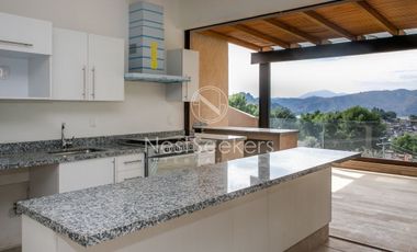 CASA NUEVA  EN EL CENTRO DE VALLE, CON AGRADABLE VISTA AL PUEBLO