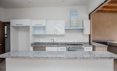 CASA NUEVA  EN EL CENTRO DE VALLE, CON AGRADABLE VISTA AL PUEBLO
