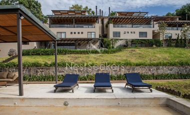 CASA NUEVA  EN EL CENTRO DE VALLE, CON AGRADABLE VISTA AL PUEBLO