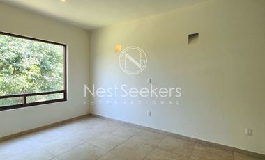 CASA NUEVA  EN EL CENTRO DE VALLE, CON AGRADABLE VISTA AL PUEBLO