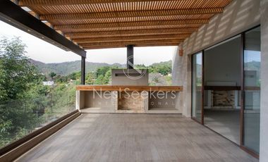 CASA NUEVA  EN EL CENTRO DE VALLE, CON AGRADABLE VISTA AL PUEBLO