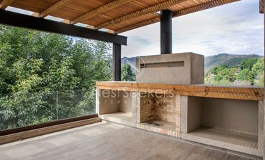 CASA NUEVA  EN EL CENTRO DE VALLE, CON AGRADABLE VISTA AL PUEBLO