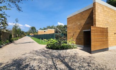CASA NUEVA CON ACCESO A RÍO, EN ACATITLAN