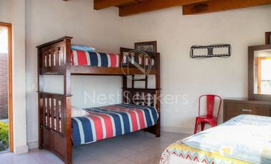 CASA EN VENTA CON VISTA AL LAGO