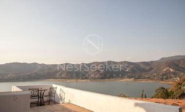 CASA EN VENTA CON VISTA AL LAGO