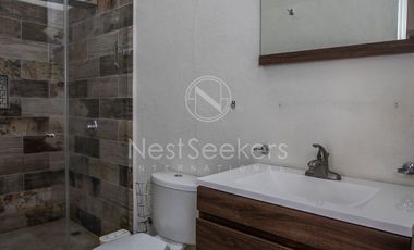 CASA EN VENTA CON VISTA AL LAGO
