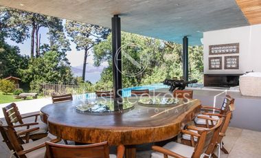 CASA CON VISTA AL LAGO EN AVÁNDARO