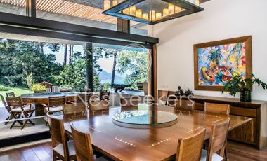 CASA CON VISTA AL LAGO EN AVÁNDARO