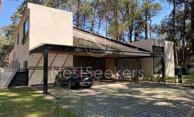 CASA DENTRO DE CLUB  DE GOLF, AVÁNDARO