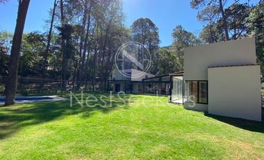 CASA DENTRO DE CLUB  DE GOLF, AVÁNDARO