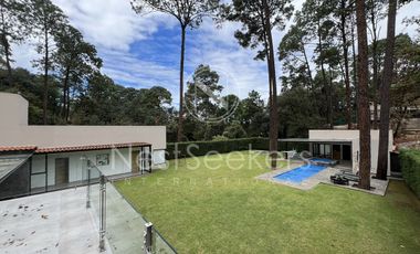 CASA DENTRO DE CLUB  DE GOLF, AVÁNDARO