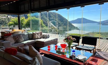Casa en venta con vista al lago