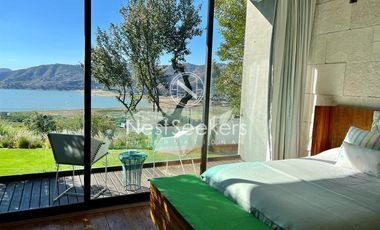 Casa en venta con vista al lago
