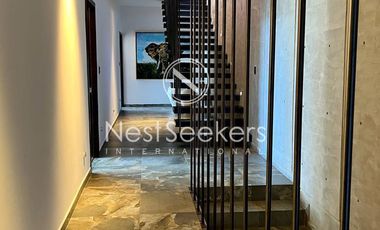 Casa en venta con vista al lago