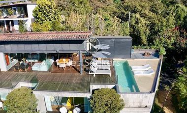 Casa en venta con vista al lago