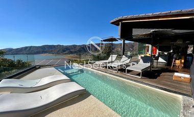 Casa en venta con vista al lago