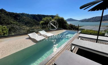 Casa en venta con vista al lago