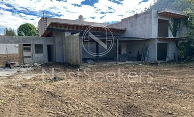 CASA NUEVA EN VENTA A UNOS MINUTOS DE AVANDARO