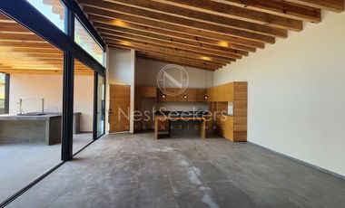 CASA NUEVA EN VENTA A UNOS MINUTOS DE AVANDARO