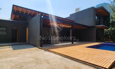 CASA NUEVA EN VENTA A UNOS MINUTOS DE AVANDARO