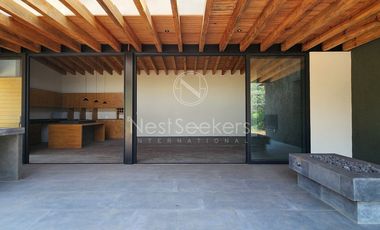 CASA NUEVA EN VENTA A UNOS MINUTOS DE AVANDARO