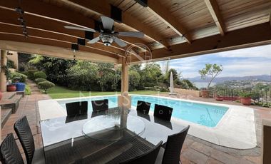 CASA CON VISTA AL LAGO EN COPORITO
