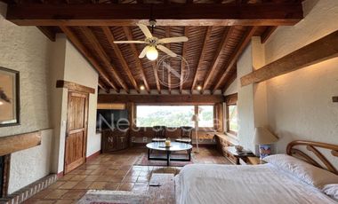 CASA CON VISTA AL LAGO EN COPORITO