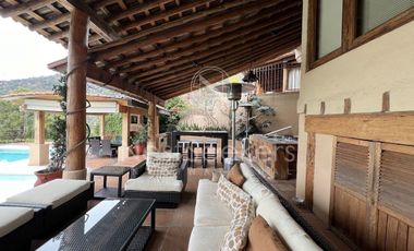 CASA CON VISTA AL LAGO EN COPORITO