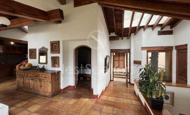 CASA CON VISTA AL LAGO EN COPORITO