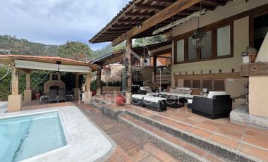 CASA CON VISTA AL LAGO EN COPORITO