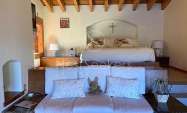Encantadora casa con  acceso y vista al lago.