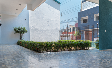 CASA EN VENTA CON CINCO HABITACIONES EN TEAPA