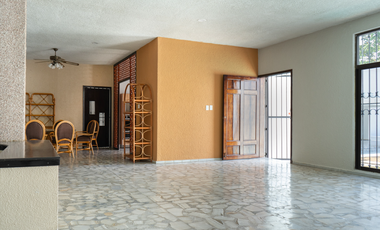 CASA EN VENTA CON CINCO HABITACIONES EN TEAPA