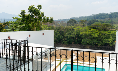 CASA EN VENTA CON CINCO HABITACIONES EN TEAPA