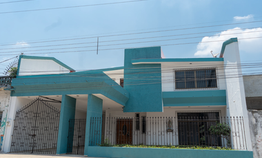CASA EN VENTA CON CINCO HABITACIONES EN TEAPA