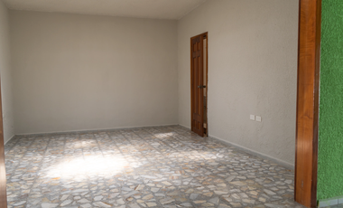 CASA EN VENTA CON CINCO HABITACIONES EN TEAPA